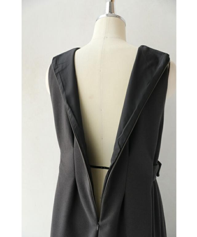 再入荷12月10日 （黒）Xラインタックのロングワンピース 春 秋 冬 秋服