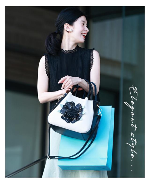 再入荷8月1日 （ショルダーベルト付き）褒められ立体花 ハンドバッグ