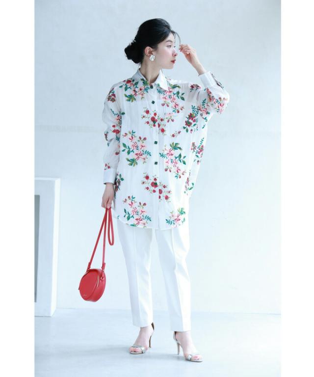 再入荷6月14日 アンティーク風ビジューボタンの花刺繍シャツトップス