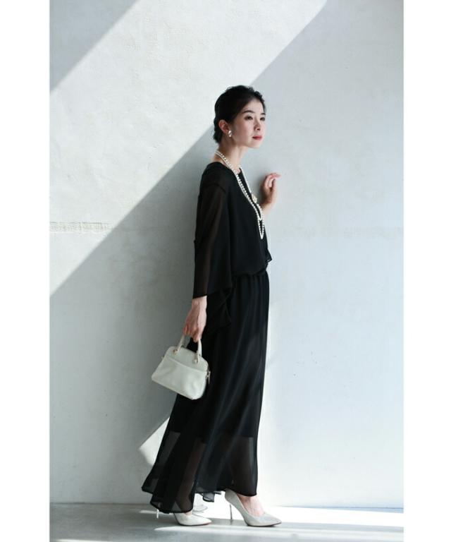 再入荷8月14日 （黒）美しく揺らめく涼やかシアーブラックのブラウスと