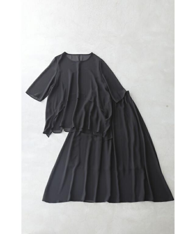 再入荷8月14日 （黒）美しく揺らめく涼やかシアーブラックのブラウスと