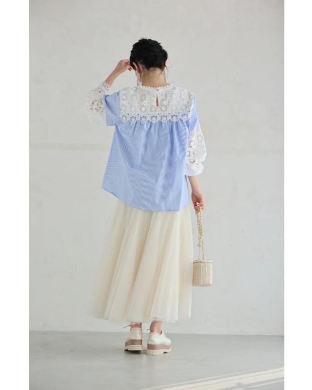 新作2月13日 シャツとステンドグラスレースのドッキングブラウス