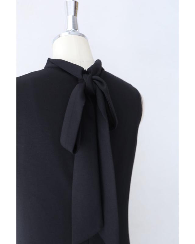 再入荷8月24日 ひらひら花コサージュのストレッチ素材ロングワンピース