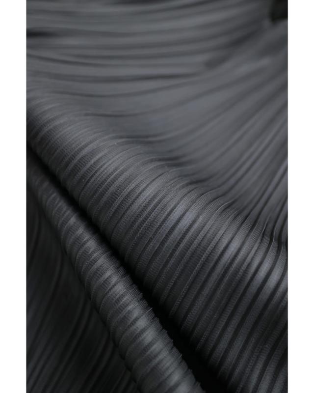 新作2月13日 （黒）華やかなスパンコール煌めく切り替えプリーツ