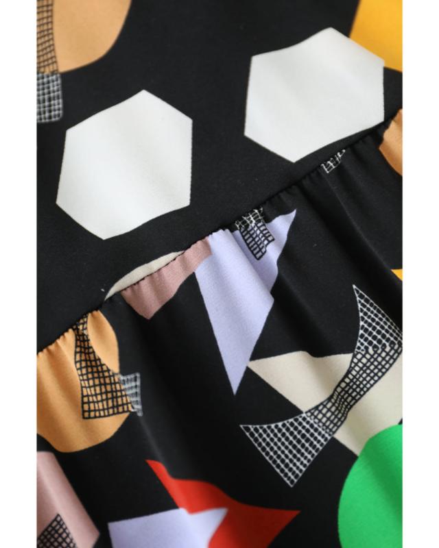 再入荷9月5日 （黒）レトロポップな図形柄Aラインロングワンピース