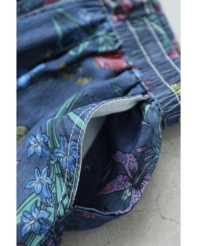 新作8月1日 色とりどりの花と息づく昆虫のくたっと柔らかワイドパンツ