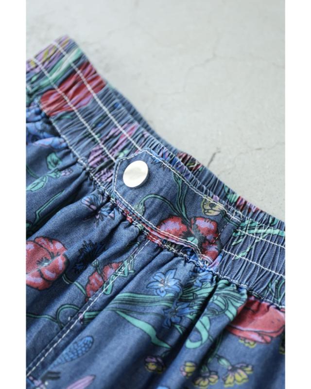 新作8月1日 色とりどりの花と息づく昆虫のくたっと柔らかワイドパンツ