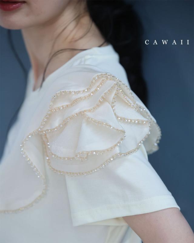 再入荷7月27日 縁取りビジューのアシンメトリーフリルTシャツトップス cawaii w61367ps S~M対応 春 夏 ベージュ おでかけ 旅行 女子会 買い物 デート 食事会 光沢 装飾 大人可愛い レディース ファッション 大人 ママ ミセス 30代 40代 50代