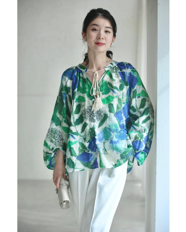 再入荷8月9日 涼風に揺れる花のブラウストップス cawaii w61372ps S~3L対応 春 夏 グリーン 麻 リネン おでかけ リゾート 旅行 デート イベント 買い物 大人可愛い 涼感性 シアー ぽわん袖 レディース ファッション 大人 ママ ミセス 30代 40代 50代 再入荷8月9日 涼風に揺れる花のブラウストップス cawaii w61372ps S~3L
