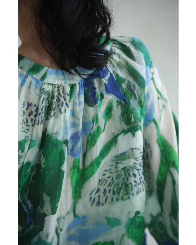 再入荷8月9日 涼風に揺れる花のブラウストップス cawaii w61372ps S~3L