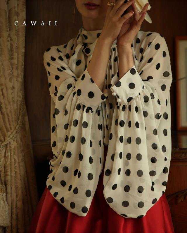 再入荷12月9日 たゆむバルーン袖のプリーツドットブラウストップス cawaii w61416ps S~3L対応 おでかけ 旅行 女子会 デート プリーツ ドット パーティー おしゃれ 大人女子 上品 春 秋 キレイめ レディース ファッション 大人 ママ ミセス 30代 40代 50代 60代
