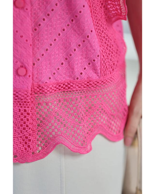 新作8月16日 ビビッドピンクのスカラップレースブラウストップス