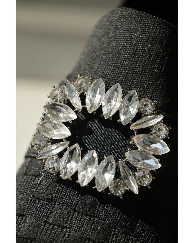 再入荷10月14日 煌めく花びらのペタルビジュースリッポンスニーカー cawaii w61525ps 22.5cm 23cm 23.5cm 24cm 24.5cm 25cm クッション性 厚底 スポーツ 楽ちん デイリー使い 軽量 トレンド 人気 通勤 レディース ファッション 大人 ママ ミセス 30代 40代 50代 60代