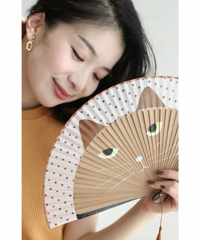 BIGSALE】 水玉模様のニャンだこれ猫扇子 wkg00226 cawaii 扇子