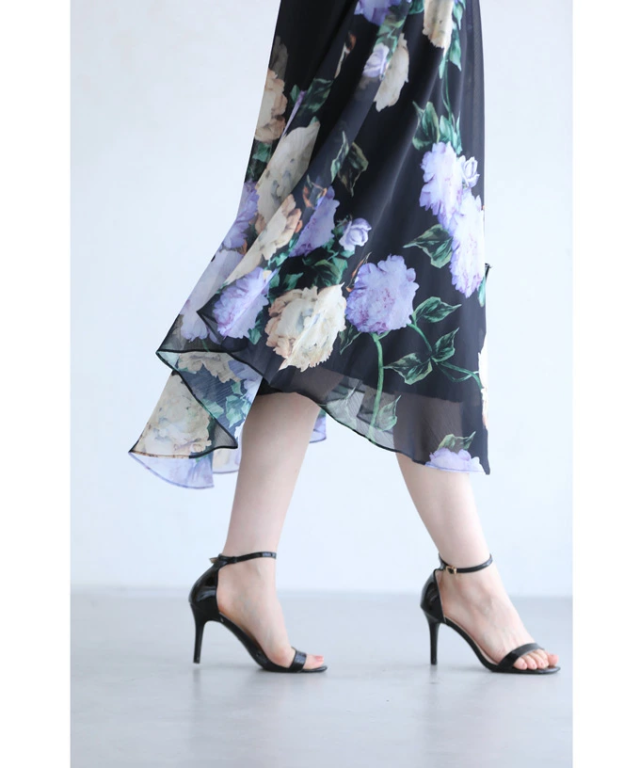 再入荷6月14日 （黒）透明感 溢れる シアー な 花画 ミニ ワンピース