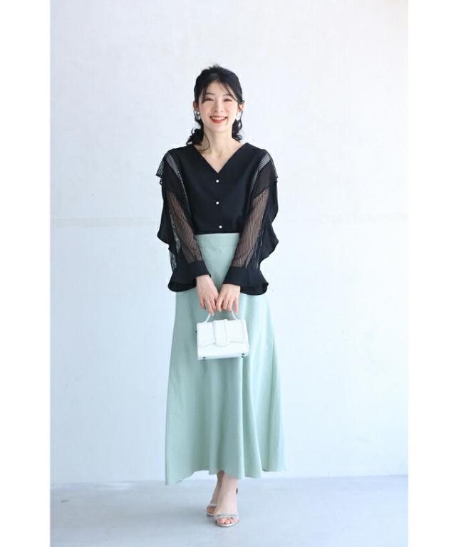 再入荷6月4日 フリル流れるシアーストライプ袖のバイカラーブラウス