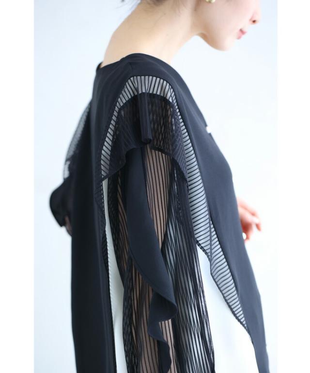 再入荷6月4日 フリル流れるシアーストライプ袖のバイカラーブラウス