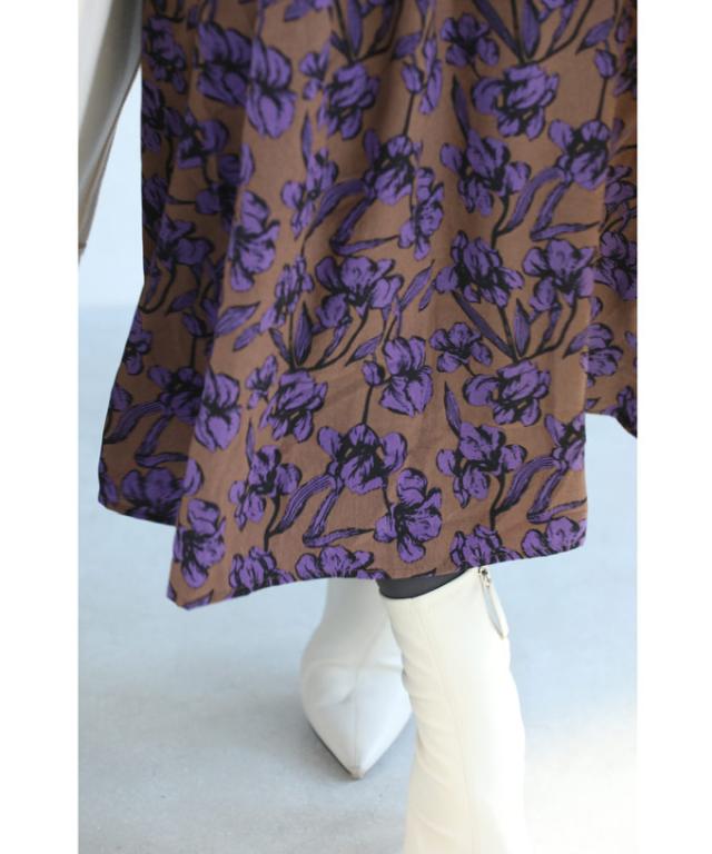 再入荷9月4日 凛と咲く 紫花 シャーリング ミディアム ワンピース 長袖