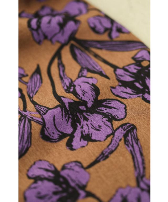 再入荷9月4日 凛と咲く 紫花 シャーリング ミディアム ワンピース 長袖