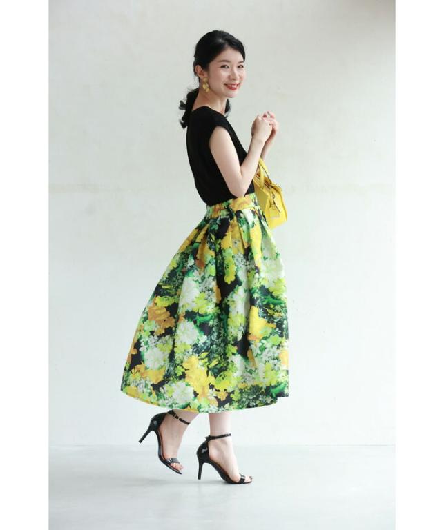 再入荷4月14日 ガーデンボタニカル柄タックミディアムスカート cawaii