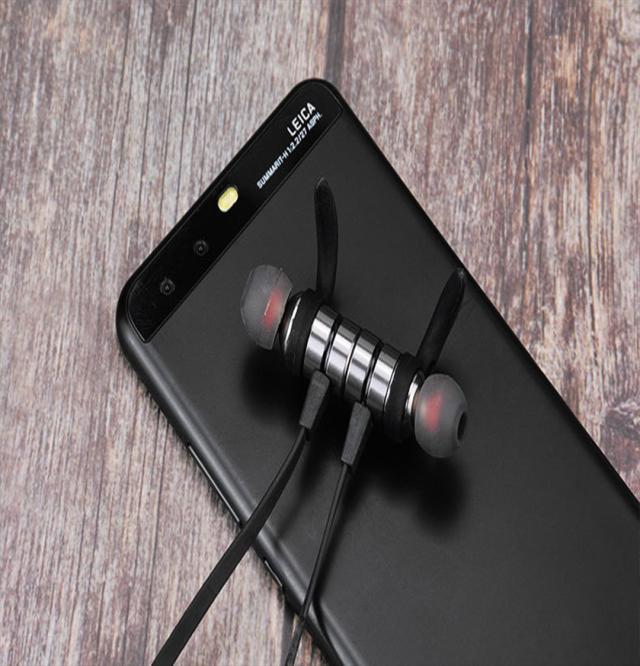 Iphone12 ワイヤレスイヤホン 首掛け おすすめ 人気 高音質 テレワーク 安い フック Bluetoothv5 0 マグネット搭載 両耳 Tfカード挿入口の通販はau Pay マーケット Ravi