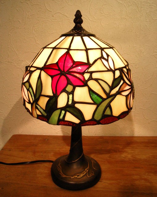 ステンドグラスランプ クレマティス アンティーク テーブルランプ お花の通販はau Pay マーケット ウッドギャラリー樹