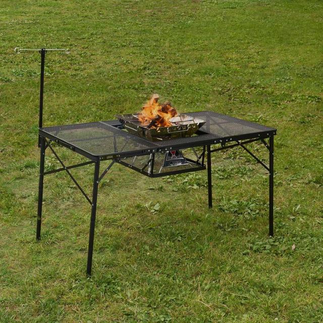 LOGOS ロゴス アイアンメッシュ 3FD BBQテーブル 13070-BC チェアに座りながらBBQが楽しめる BBQグリルやたき火台を設置できるテーブル ハイテーブル ローテーブル 高さ2段階 着脱式ランタンポール付属 ダッチオーブンも直置き可能