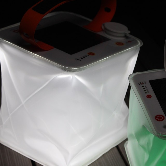 ルミンエイド パックライトマックス luminAID Max 軽さ220g 最高輝度150ルーメンとスマホへの充電機能付きモデル LEDソーラーランタンでの通販はau  PAY マーケット 7dials au PAY マーケット－通販サイト