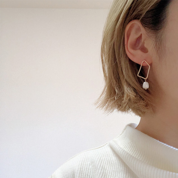 淡水パール スクエア ピアス シンプル スタイリッシュ カジュアル 大人 かっこいい ゴールド レディース トレンド おしゃれ小物アクセサの通販はau Pay マーケット アクセサリー通販 Glam