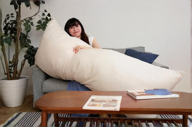 吉田商店枕工場 大きすぎるクッション 約75ｘ170cm ベージュ 抱きまくら 枕 抱き枕 ボディーピロー カバー付き_1