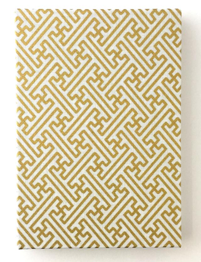 紗綾形柄の御朱印帳 白金 7033 中判 朱印帳 御朱印帳 納経帳 集印帳 吉祥文様 和柄 紗綾形 さやがた かわいい 可愛い かっこいの通販はau Pay マーケット 金之助商店 Touka 御朱印帳