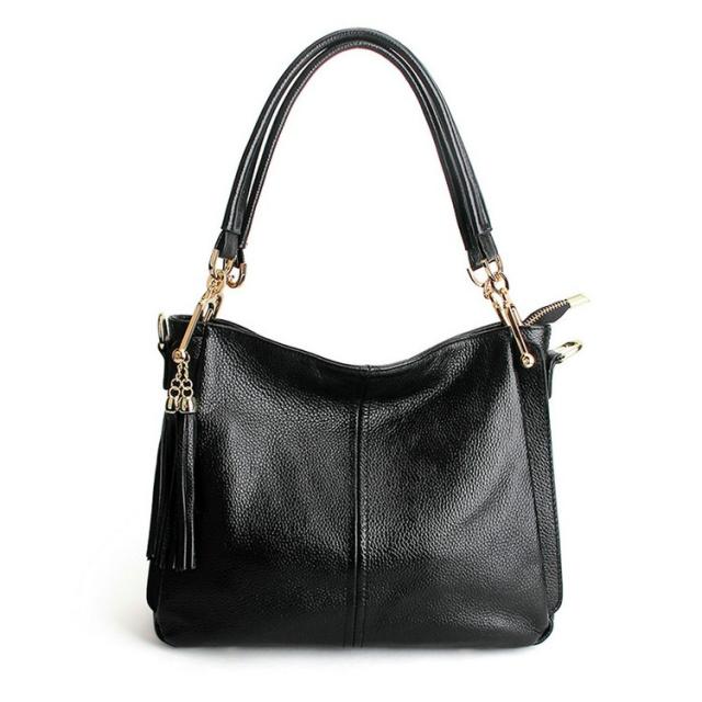 ペッカリーフリンジ付き黒レザーショルダーバッグ ペッカリーフリンジ付き黒レザーショルダーバッグ