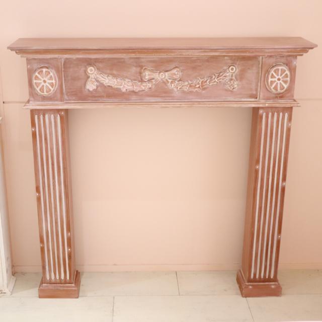 【マントルピース ピンク ロココウォッシュ】 北欧 コンソール シェルフ おしゃれ エレガント プレゼント ギフト お祝 贈り物 新築 改築 シャビー アンティーク インテリア RECKS-MP-Bの通販は