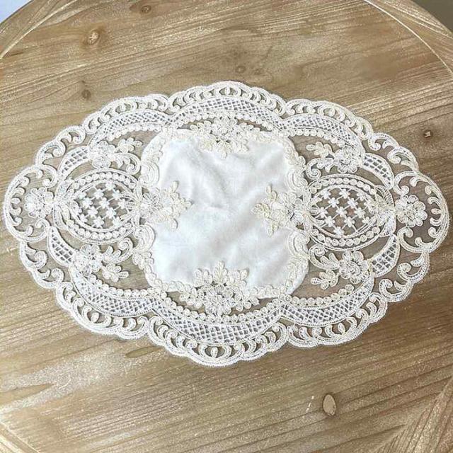 刺繍レース ドイリー／55×55cm／ホワイ