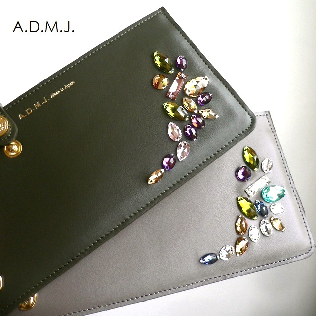クーポン対象外 ノベルティ ADMJ  長財布 子牛革 バニティ クリスタル付 スリムウォレット 23AW06010 トープ/グレージュ/グリーン/カーキ/ブラック