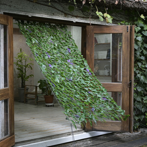 No.196 お庭周囲に設置した人工木ラティス（グリーン塗装） 目隠しフェンス・ウッドデッキ専門店のエコウッド jqgksbグリーンフェンス リーフラティス 長さ 1m - 10m 緑のカーテン グリーンウォール DIY 人工庭植物 目隠し 日