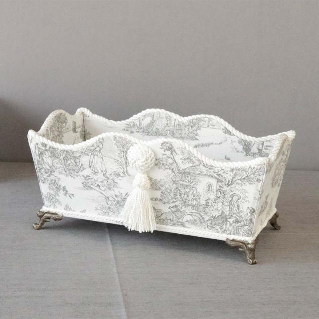 ジェニファーテイラー Toile de Jouy トワル・ド・ジュイ 小物入れ 脚付き リモコンラック 姫系 クラシカル プリンセスの通販は 8,800円
