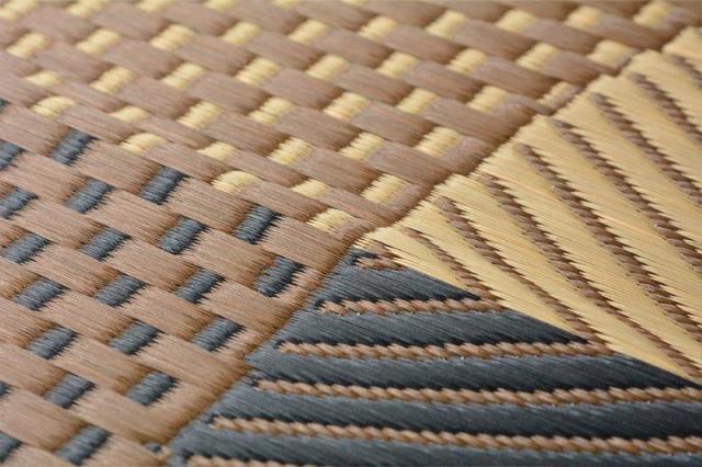 い草カーペット（裏張りあり） GKU 江戸間6帖 約261×352cm ブラウン×ブラック 日本製 国産 すべり止め 畳ラグ 夏 ラグ い草カーペット イ草 ラグマット 日本製  軽量 傷防止 和モダン おしゃれ 和室 和風 モダン 抗カビ 夏用_5