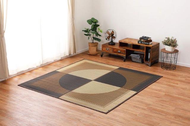 い草カーペット（裏張りなし） GKU 江戸間4.5帖 約261×261cm ブラウン×ブラック 日本製 国産 畳ラグ 夏 ラグ い草カーペット イ草 ラグマット 日本製 軽量 傷防止 和モダン おしゃれ 和室 和風 モダン 抗カビ ゴザ 寝ござ 夏用_2