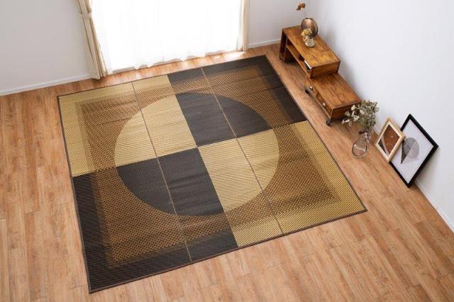 い草カーペット（裏張りなし） GKU 江戸間4.5帖 約261×261cm ブラウン×ブラック 日本製 国産 畳ラグ 夏 ラグ い草カーペット イ草 ラグマット 日本製 軽量 傷防止 和モダン おしゃれ 和室 和風 モダン 抗カビ ゴザ 寝ござ 夏用_4