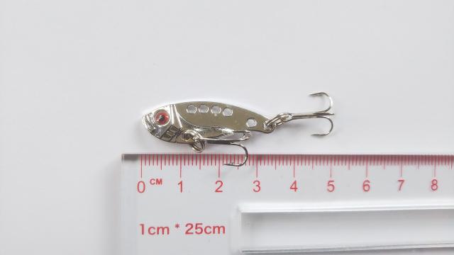 堤防などの小物に メタル バイブレーション 3 2g 3 5cm 8個セット メバル メバリング 根魚 ロックフィッシュ メッキ サバ カの通販はau Pay マーケット 雪見堂