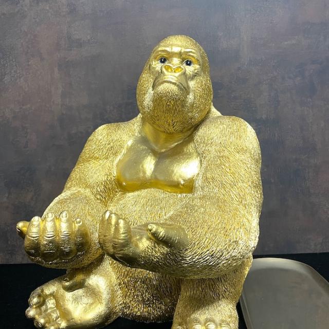 金ゴリラの置物 高さ37cm 皿付き小物置き トレー台付き 巨大ゴールデンゴリラ グッズ 玄関 インテリア woobia ウービア 金色 縁起物 大きい かわいい おしゃれ 面白い ガーデン オブジェ 可愛い プレゼント 北欧 雑貨 動物 ギフト リアル 玄関先 オーナメント ゴールド