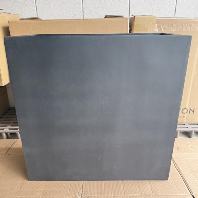 植木鉢 おしゃれ 大型 四角 マグナス パーティション L 幅80cm 高さ78cm FPR製 寒冷地対応 グレー ブラック スクエア 北欧 鉢カバー 屋外 室内 兼用 観葉植物用 サボテン 特大 ガーデニング ベランダ 玄関 インテリア プランター 深型_6