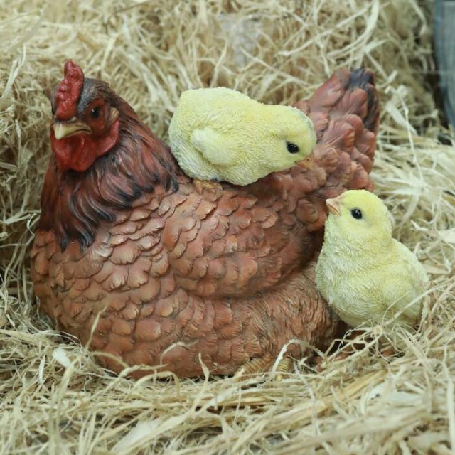 置物 鳥 かわいい オブジェ 北欧 動物 鶏の親子 横幅23cm woobia ウービア ニワトリ おしゃれ ガーデン インテリア 可愛い プレゼント 玄関 雑貨 モダン 庭 ギフト 屋外 家 リアル 玄関先 卓上 ガーデンオーナメント 面白い 大きい