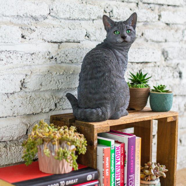 猫 置物 リアルでかわいい おしゃれ 大きい 振り向くロシアンブルー ネコ 高さ30cm woobia ウービア ガーデン インテリア オブジェ 巨大 可愛い プレゼント 北欧 玄関 雑貨 動物 モダン 面白い 庭 ギフト 屋外 家 玄関先 ガーデンオーナメント_2