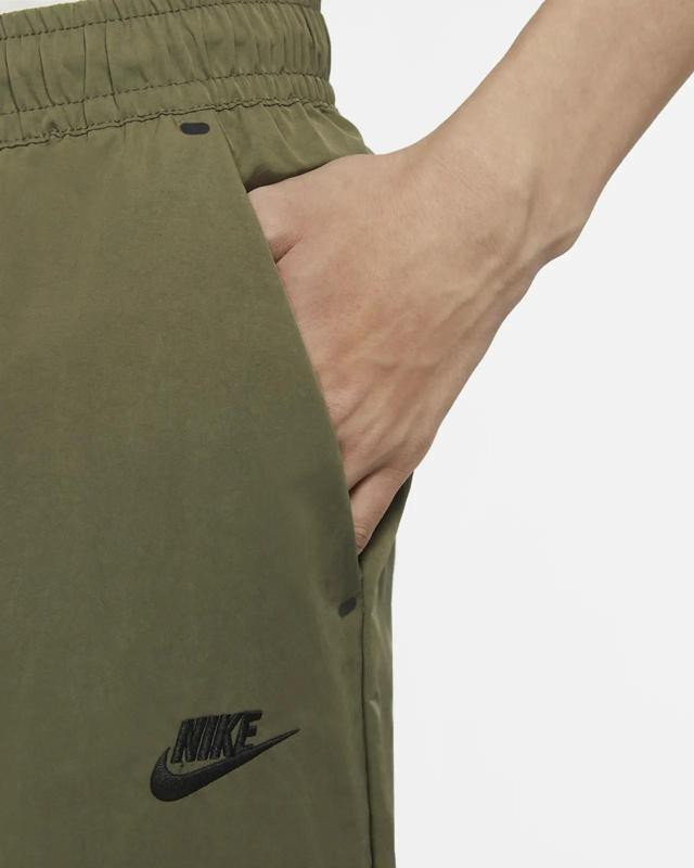 NIKE コミューターパンツ