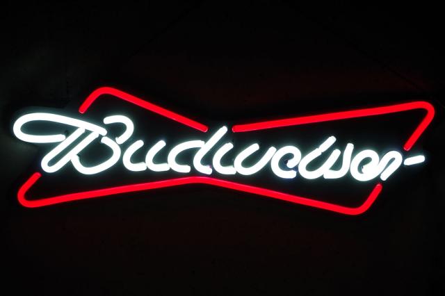 ネオン風 Led看板 バドワイザー Budweiser ビール ネオンサイン インテリア ディスプレイ 雑貨 Bar バー 店舗 Nk 12 の通販はau Pay マーケット World Net