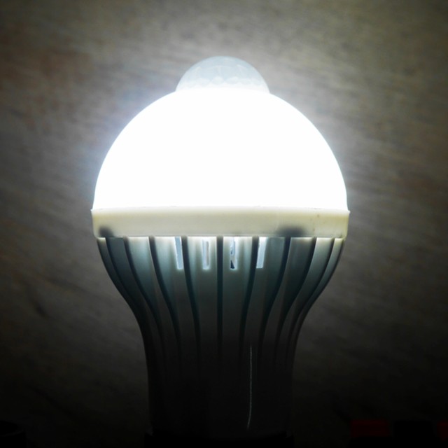 LED電球 E26 人感センサー付き LED 5W 昼白色 天井照明 省エネ 低UV 低紫外線 トイレ 廊下 玄関 階段 洗面所 脱衣所 新生活  2個セットの通販はau PAY マーケット - WORLD NET