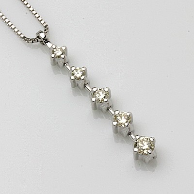 偉大な K18WGダイヤモンドペンダントネックレス アクセサリー