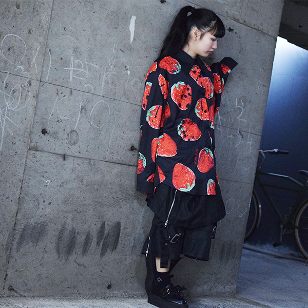 イチゴシャツ 原宿系 ファッション シャツ ブラウス クレリック 長袖 パンク ロック V系 病みかわいい 病みカワ 大きいサイズ レディースの通販はau Pay マーケット Acdc Rag Au Pay マーケット店 イチゴシャツ 原宿系 ファッション シャツ ブラウス クレリック 長袖 パンク ロック V系 病みかわいい 病みカワ 大きいサイズ レディースの通販はau Pay マーケット Acdc Rag Au Pay マーケット店